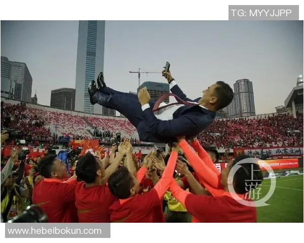 足球巨星云集 热血争锋 见证荣耀时刻齐聚绿茵场